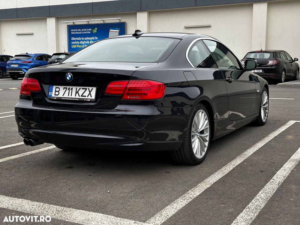 BMW Seria 3 330d xDrive Aut. Edition Exclusive - 3