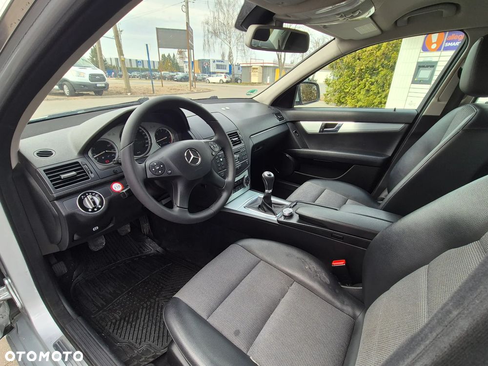 Mercedes-Benz Klasa C 220 CDI Avantgarde - 25