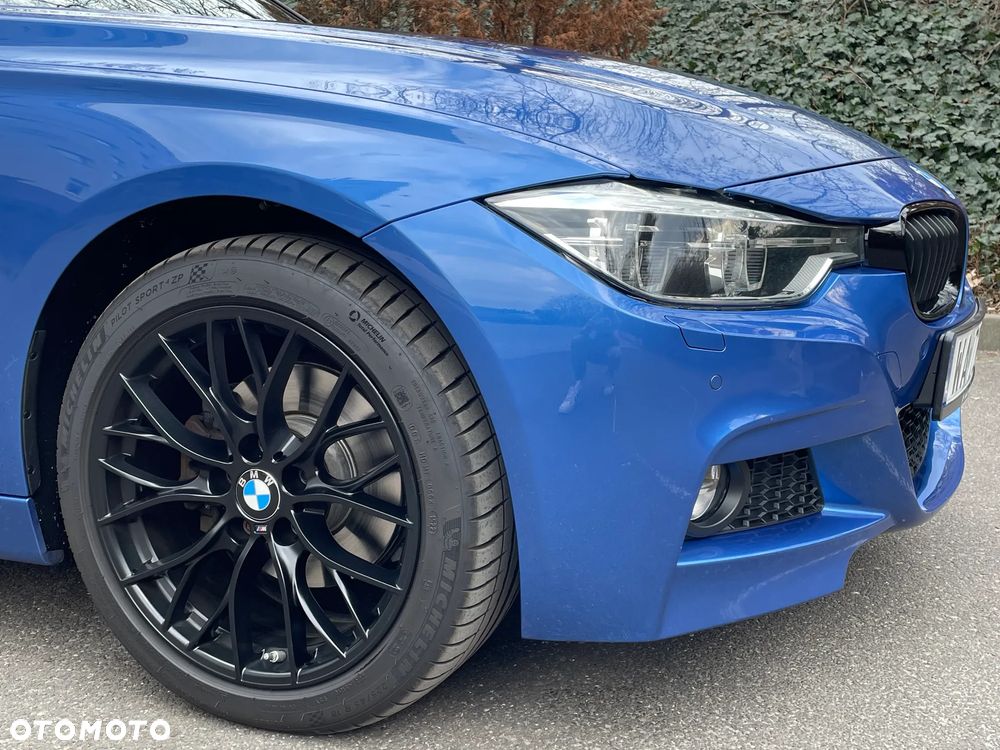 BMW 3 Series 2019 photo 3