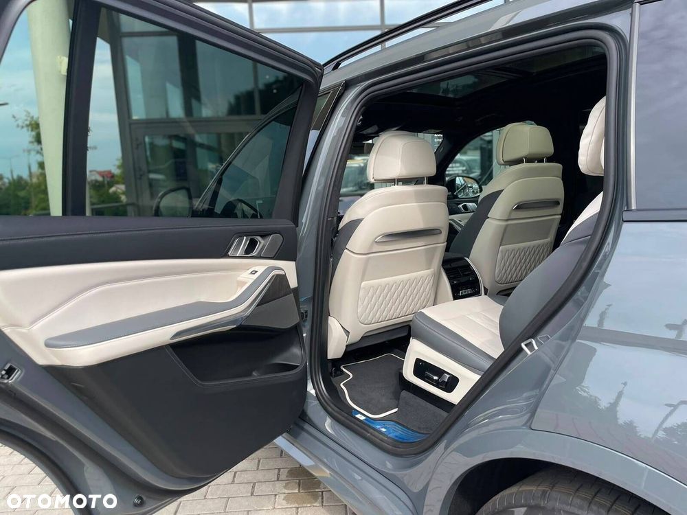 BMW X7 - 29