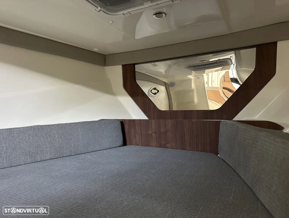 Quicksilver Activ 755 Sundeck - 11