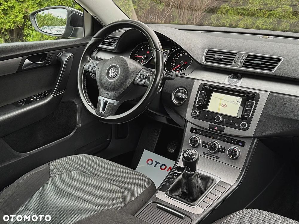 Volkswagen Passat 2.0 TDI Highline - 14