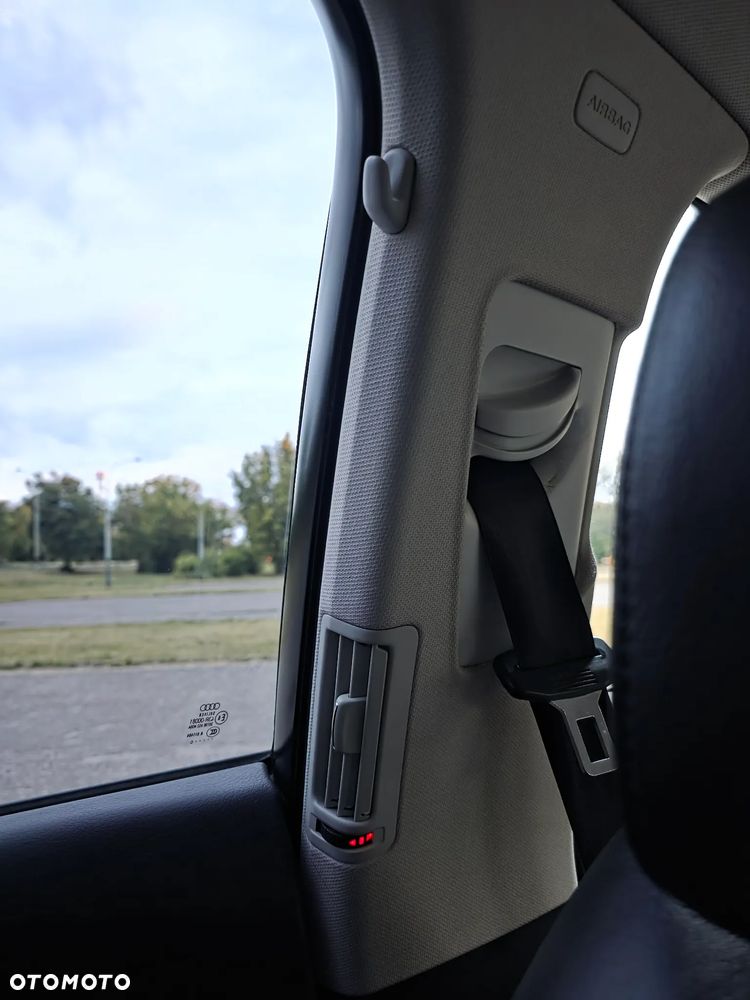 Audi A6 Avant 2.0 TDI - 28