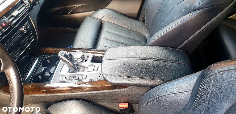 BMW X5 xDrive35i - 16