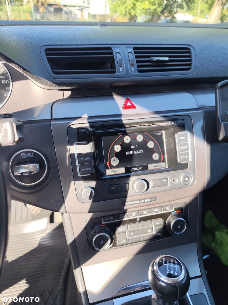 Volkswagen Passat 2.0 TDI DPF Comfortline - 19