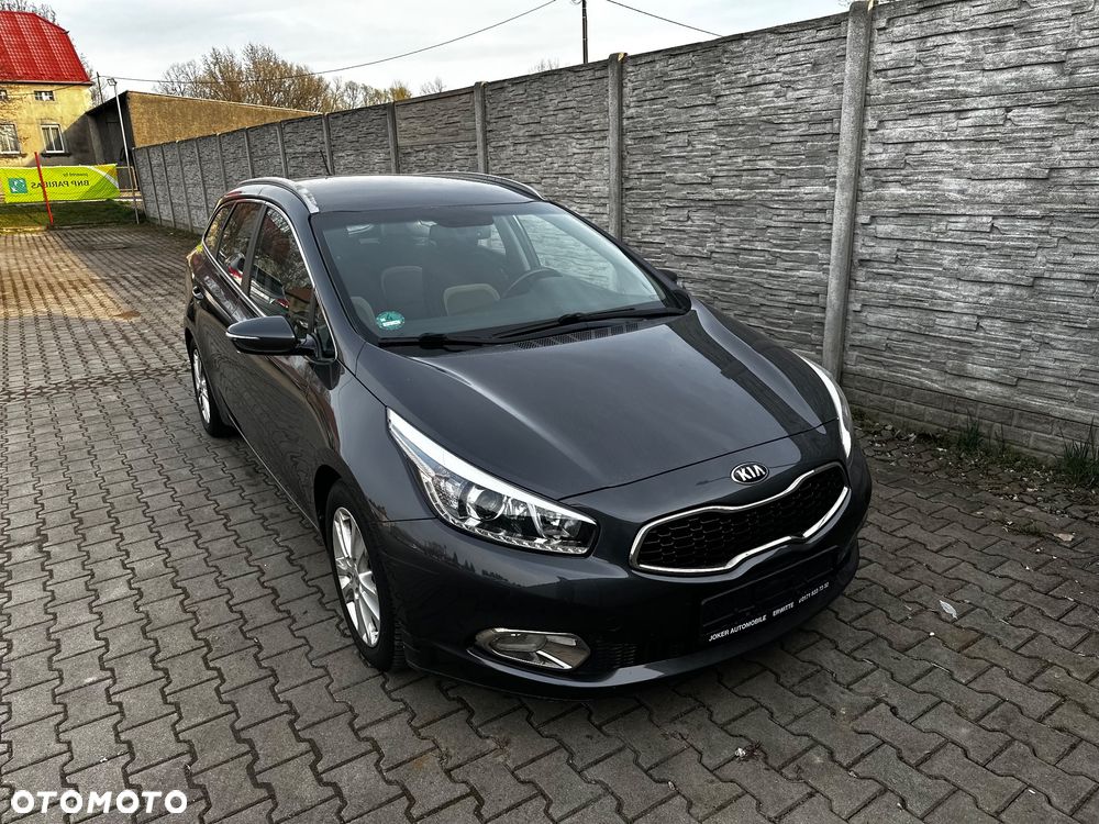 Kia Ceed 1.6 GDI Dream Team Edition - 9
