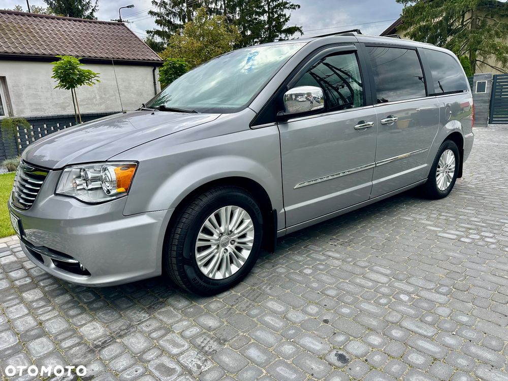 Chrysler Town & Country 3.6 Limited - 9