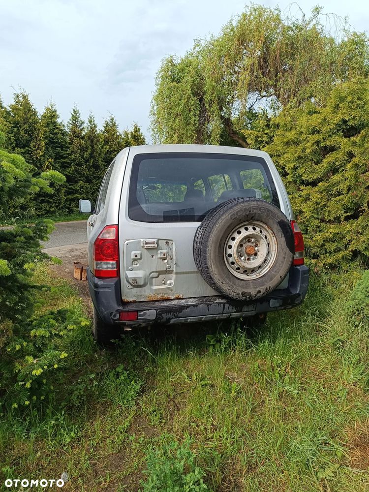 Mitsubishi Pajero - 5