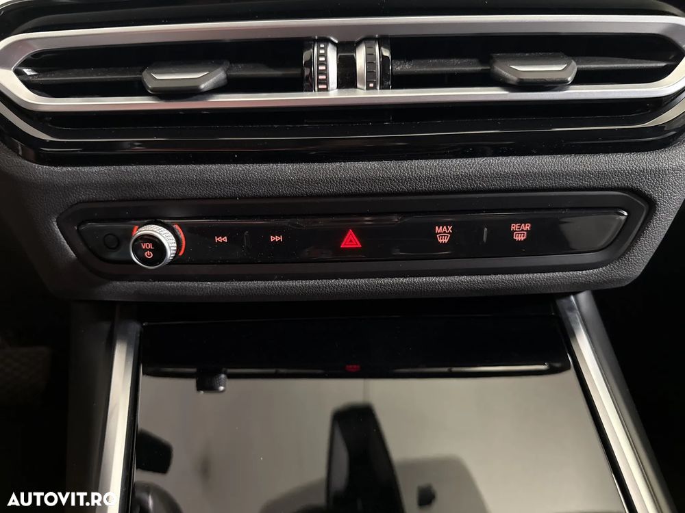 BMW Seria 3 320i xDrive Aut. - 17
