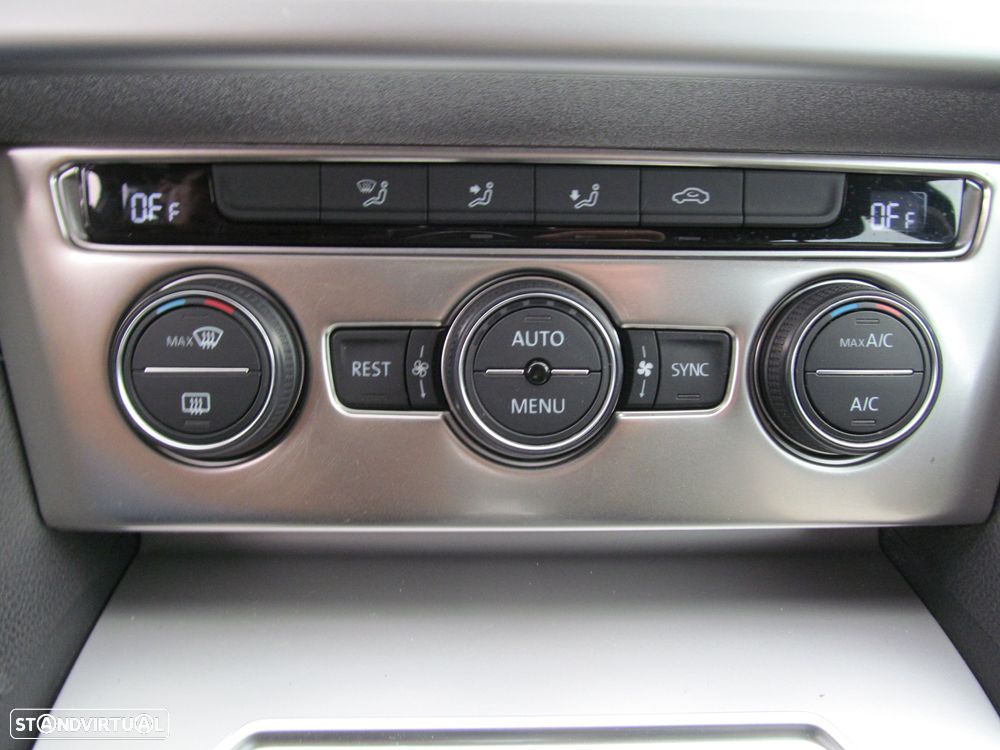 VW Passat Variant 1.6 TDI Confortline DSG - 20