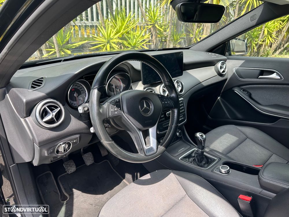 Mercedes-Benz GLA 180 d Urban - 8