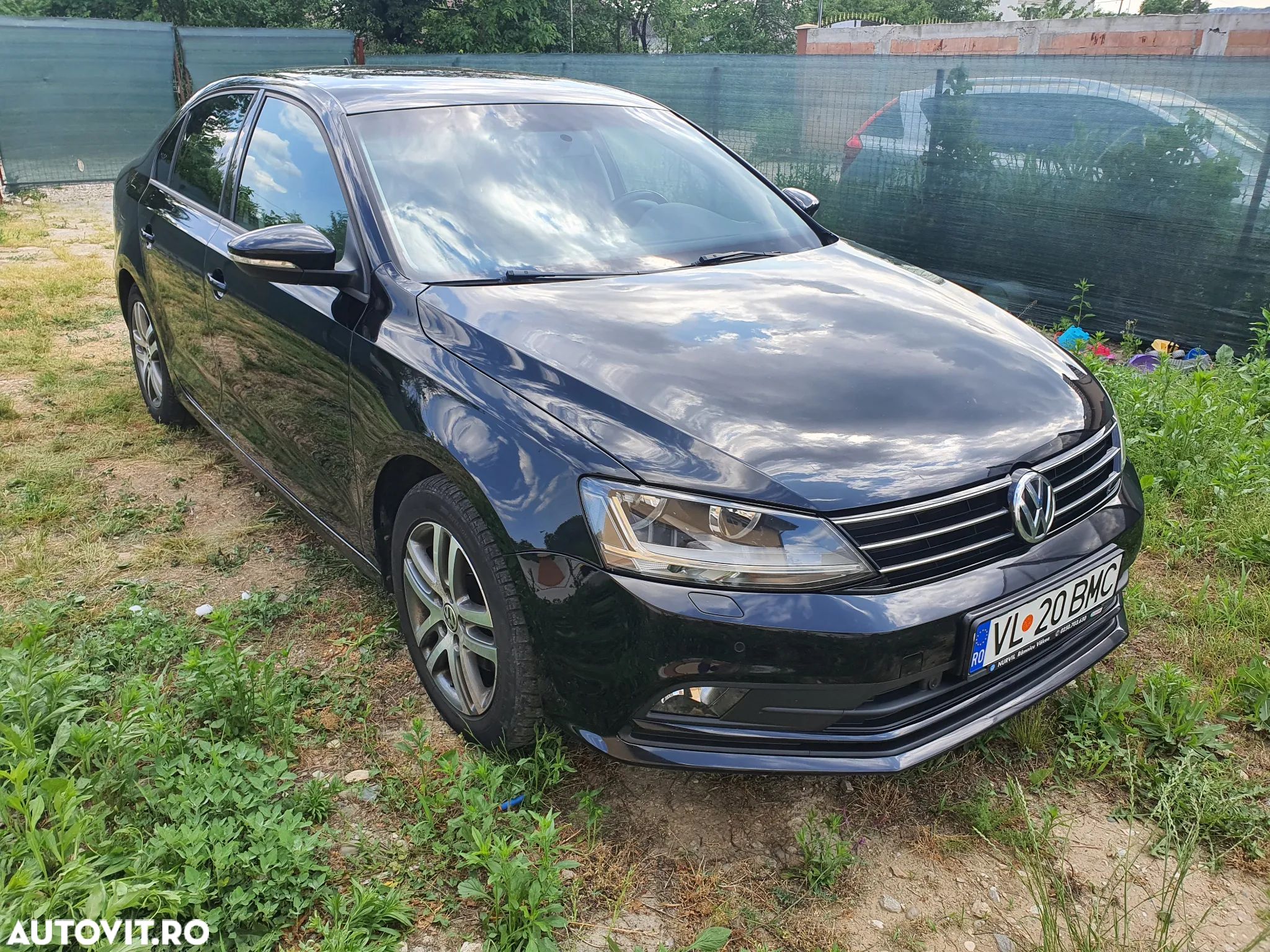 Volkswagen Jetta 2.0 TDI Comfortline - 1