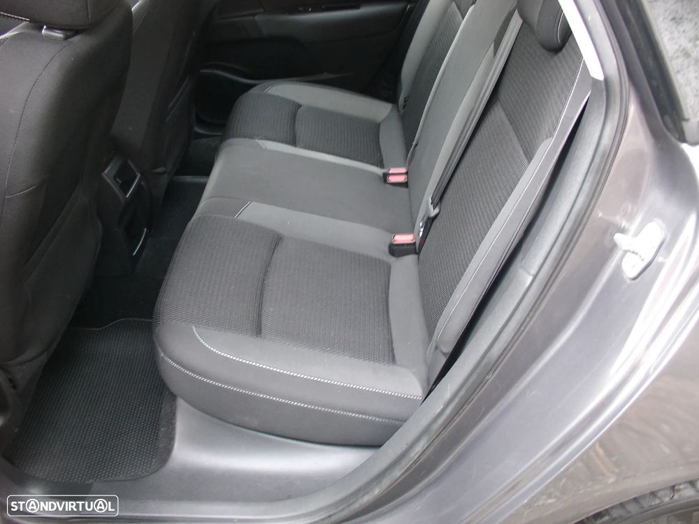 Citroën C4 1.6 BlueHDi Live - 25