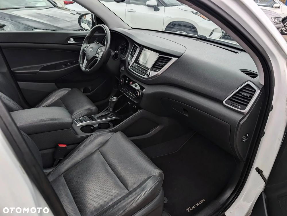 Hyundai Tucson blue 1.7 CRDi 2WD DCT Premium - 27