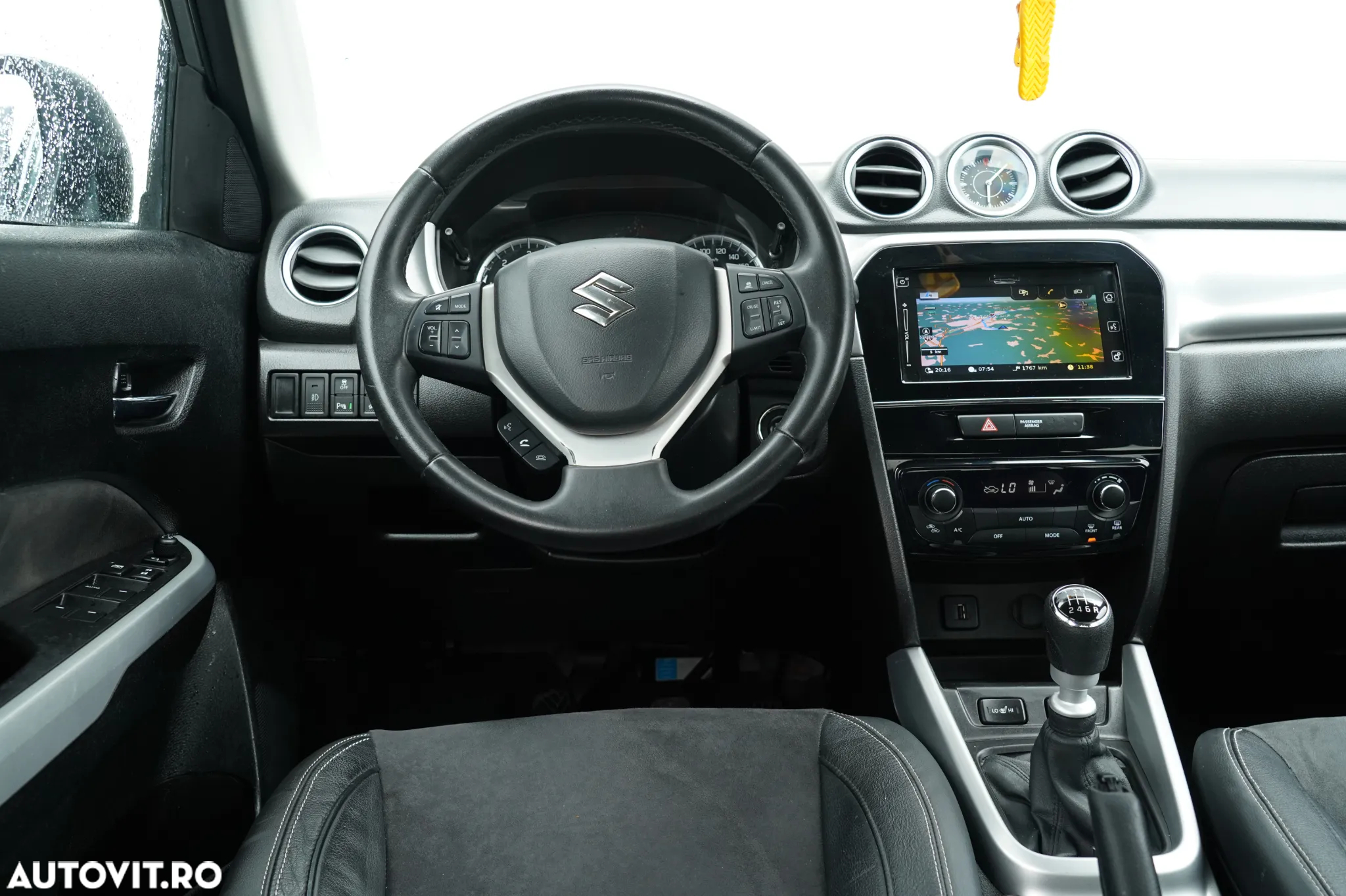 Suzuki Vitara 1.6 DDIS 4X4 Luxus - 10