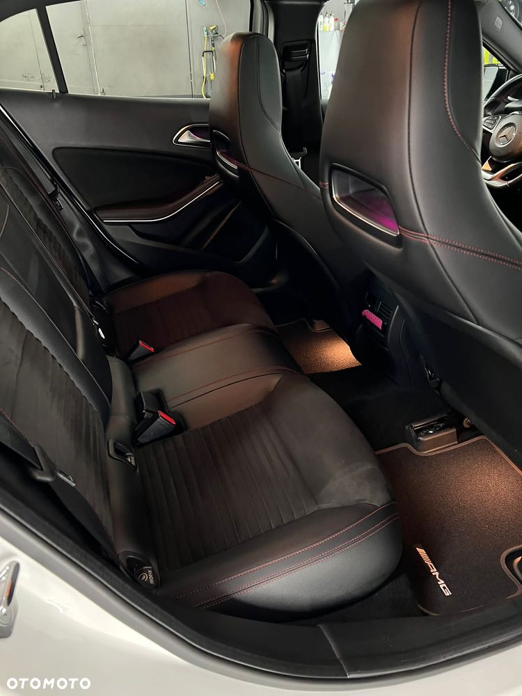 Mercedes-Benz GLA 220 4-Matic AMG Line - 14