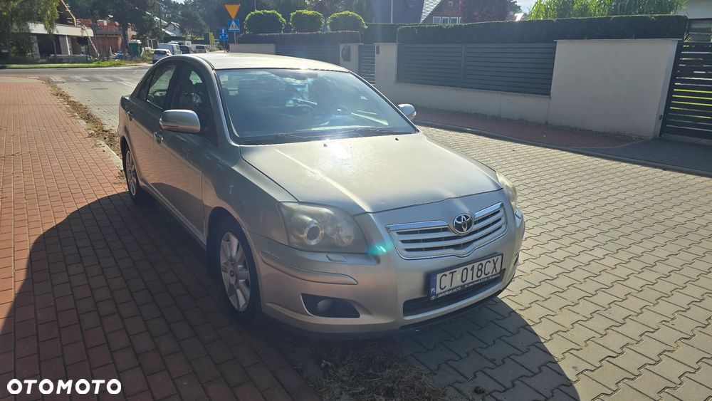 Toyota Avensis - 1