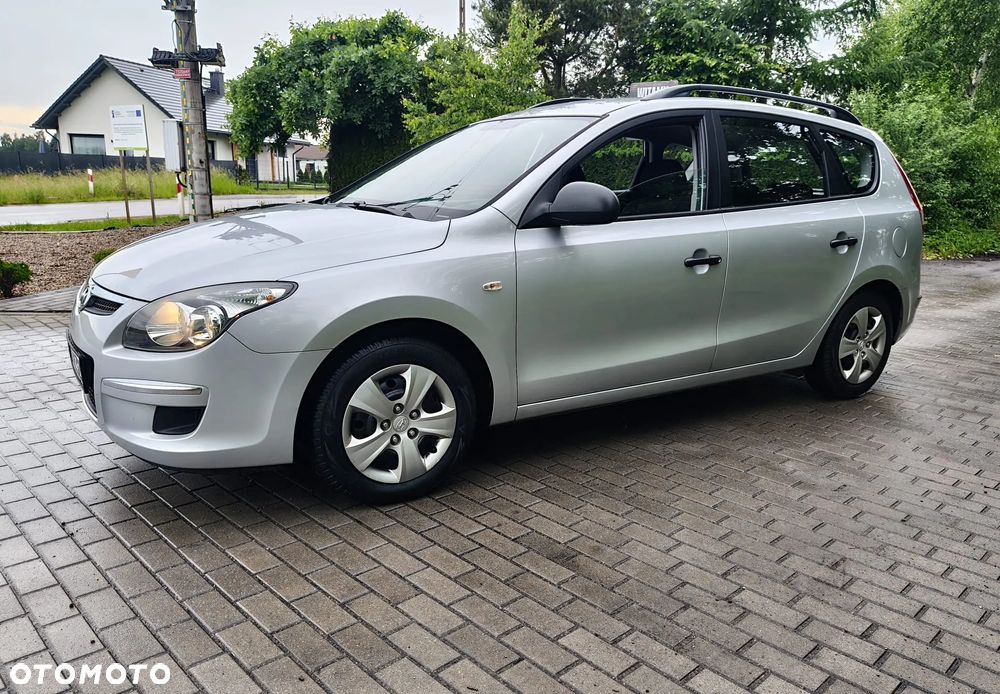 Hyundai i30 1.4 Base + - 7