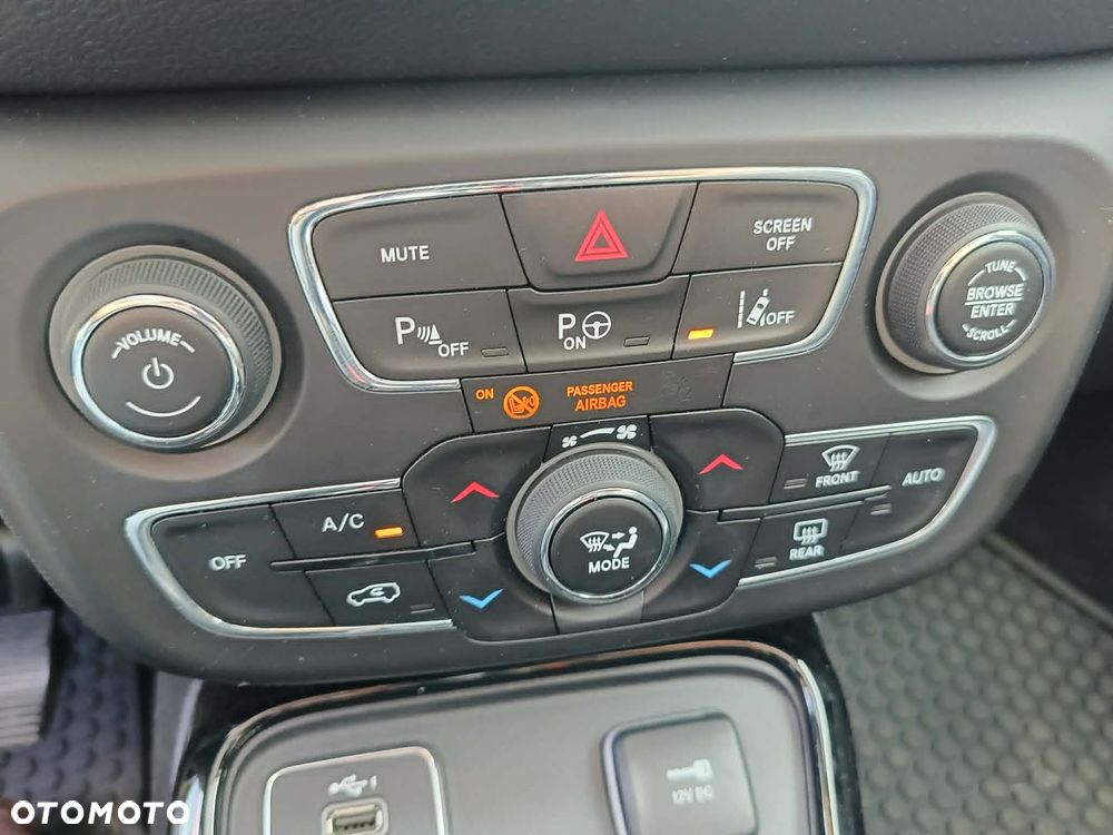 Jeep Compass 1.4 MultiAir Limited - 22