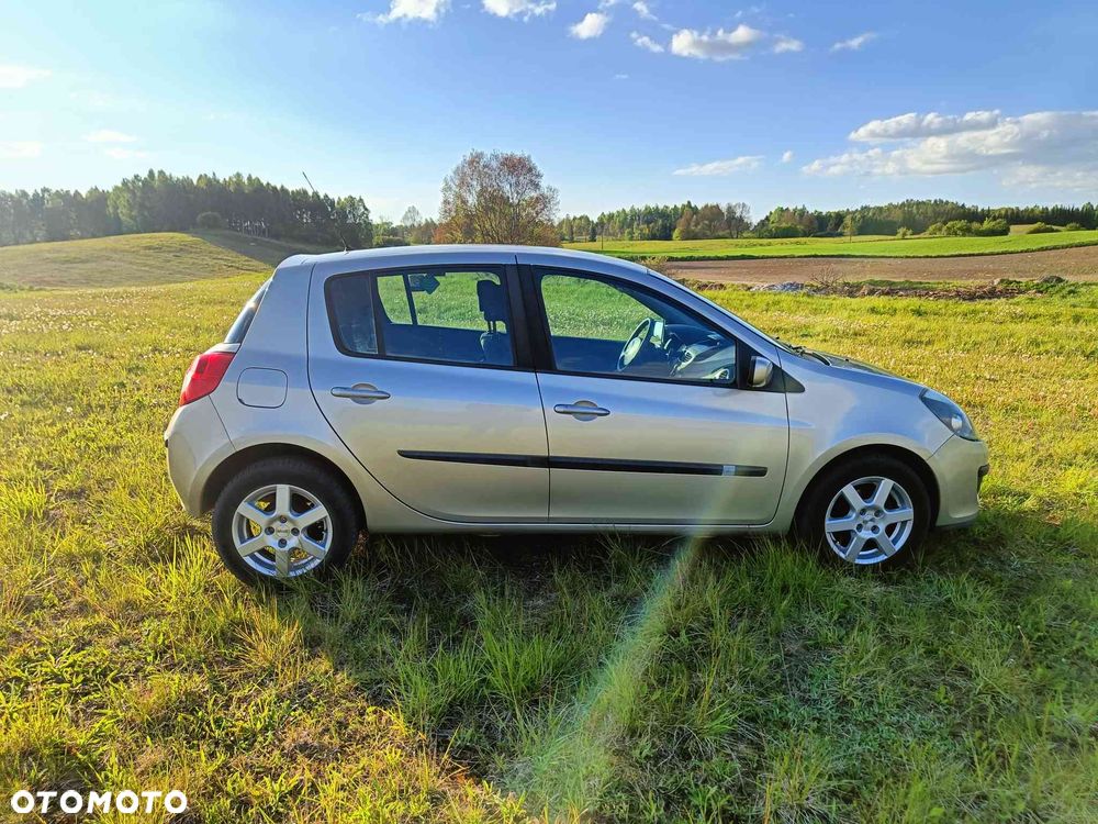 Renault Clio 1.2 16V Dynamique - 10