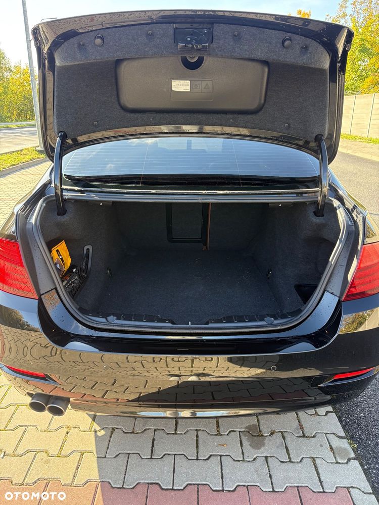 BMW Seria 5 520d xDrive - 21