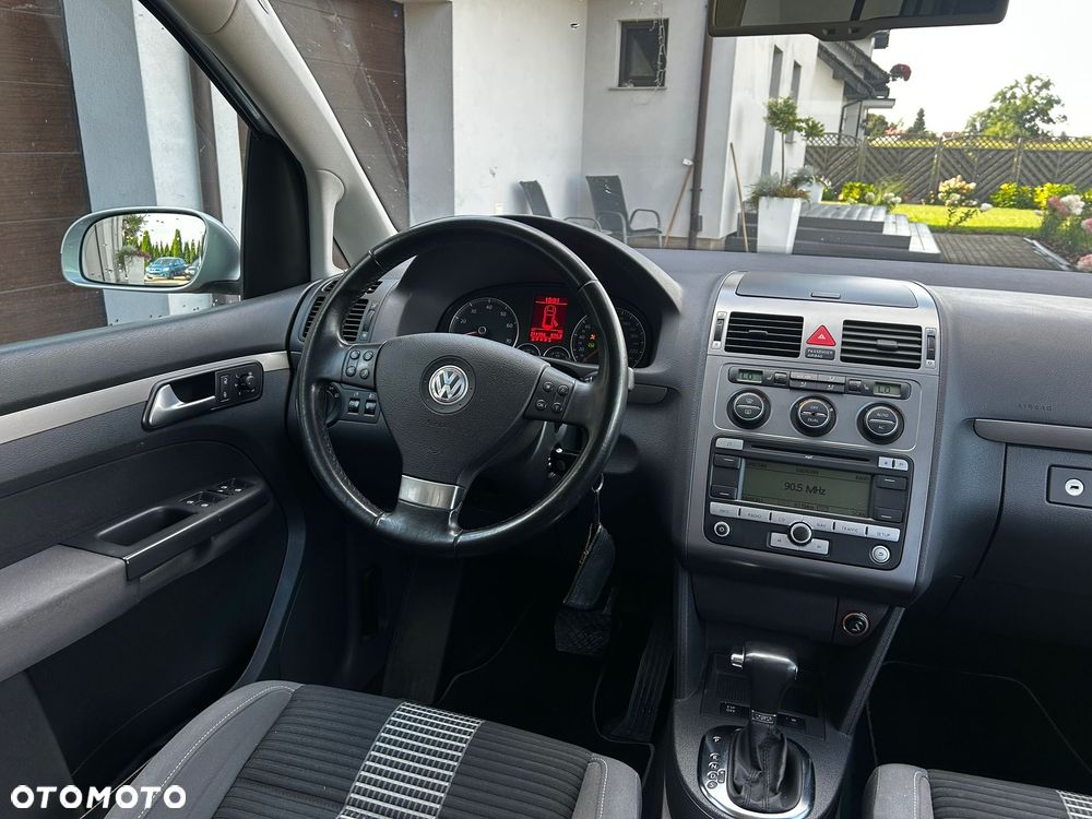 Volkswagen Touran 1.4 TSI DSG United - 5