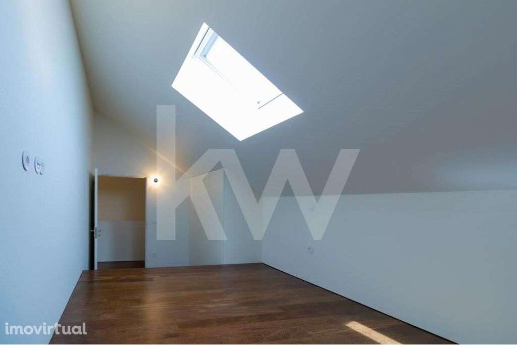 T2 COM VARANDA, EM CAMPANHÃ, PRÓXIMO AO TERMINAL INTERMODAL E DO ESTÁD - Grande imagem: 4/28