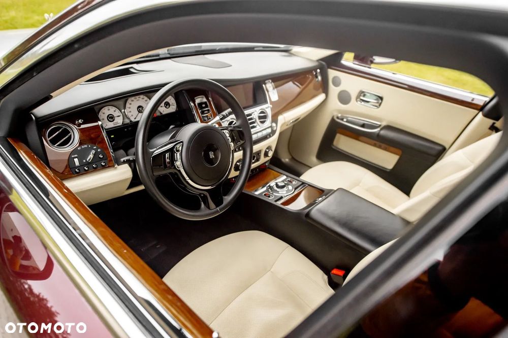 Rolls-Royce Ghost - 13