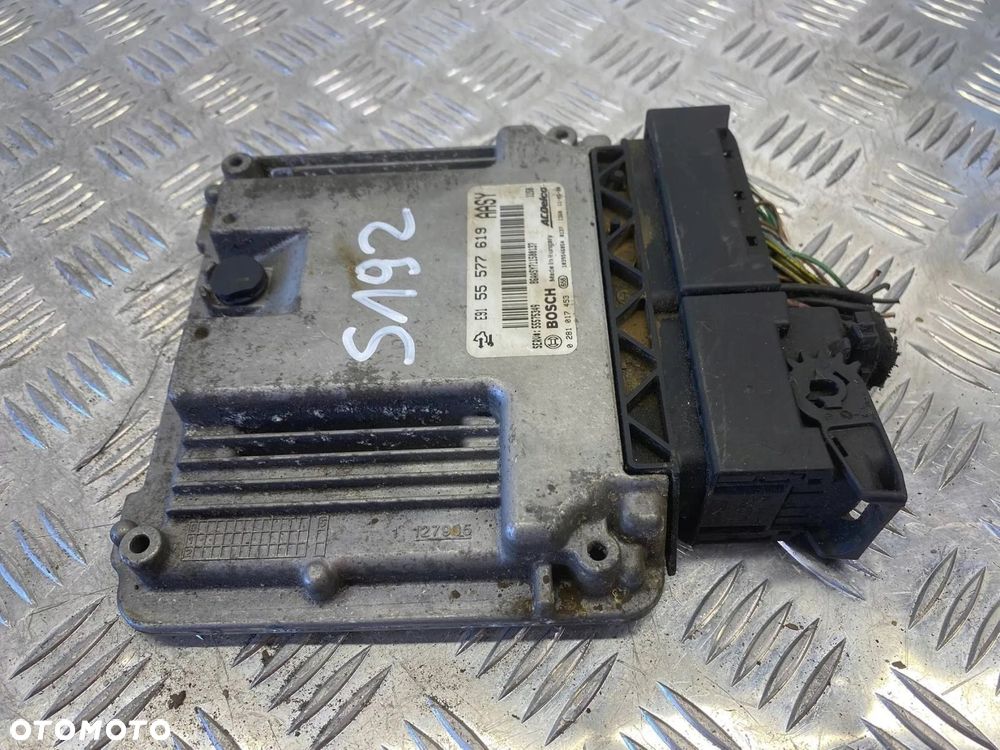 KOMPUTER STEROWNIK MODUŁ SILNIKA OPEL ASTRA H 1.7 CDTI 55577619 - 1