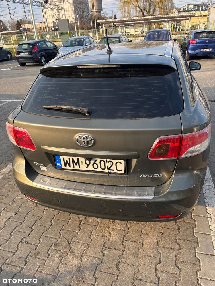 Toyota Avensis - 11