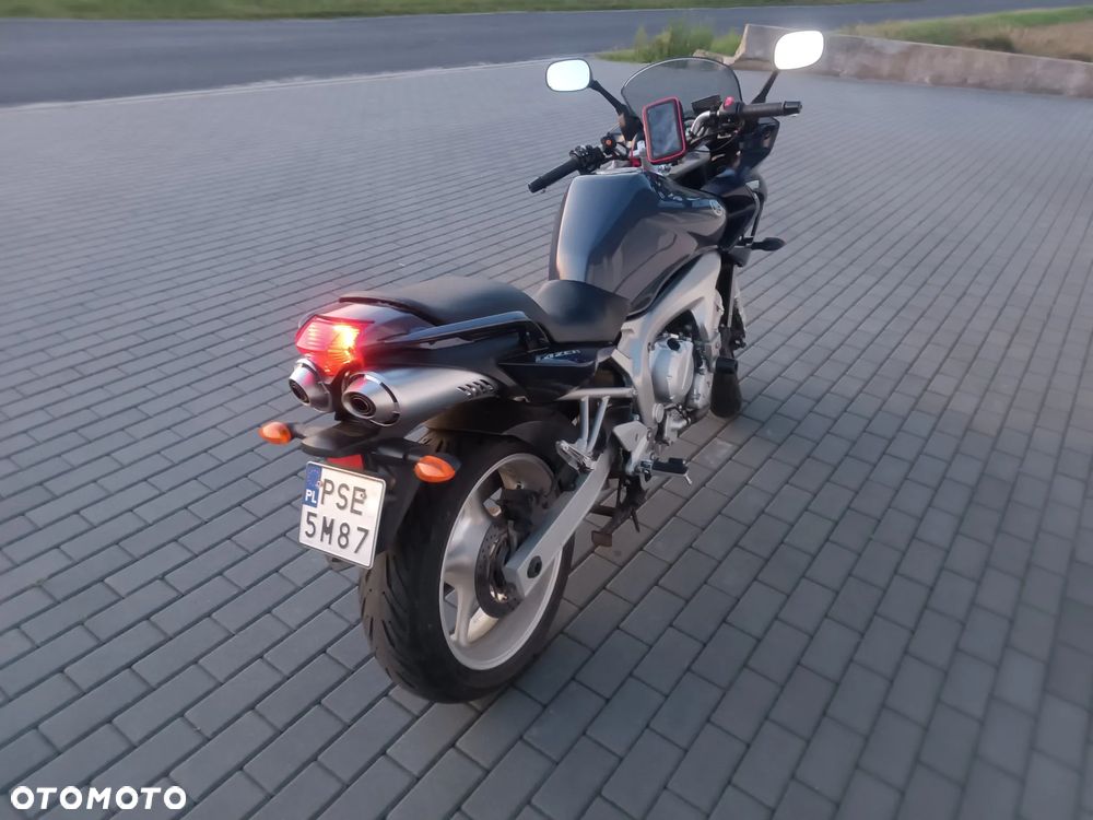 Yamaha FZ6 - 4