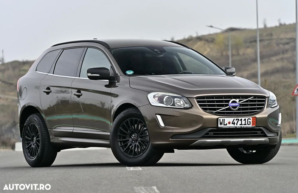 Volvo XC 60 D5 AWD Geartronic Summum - 4