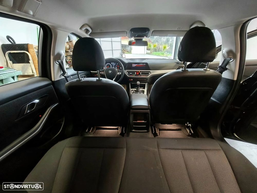 BMW 318 d Touring Essence - 8