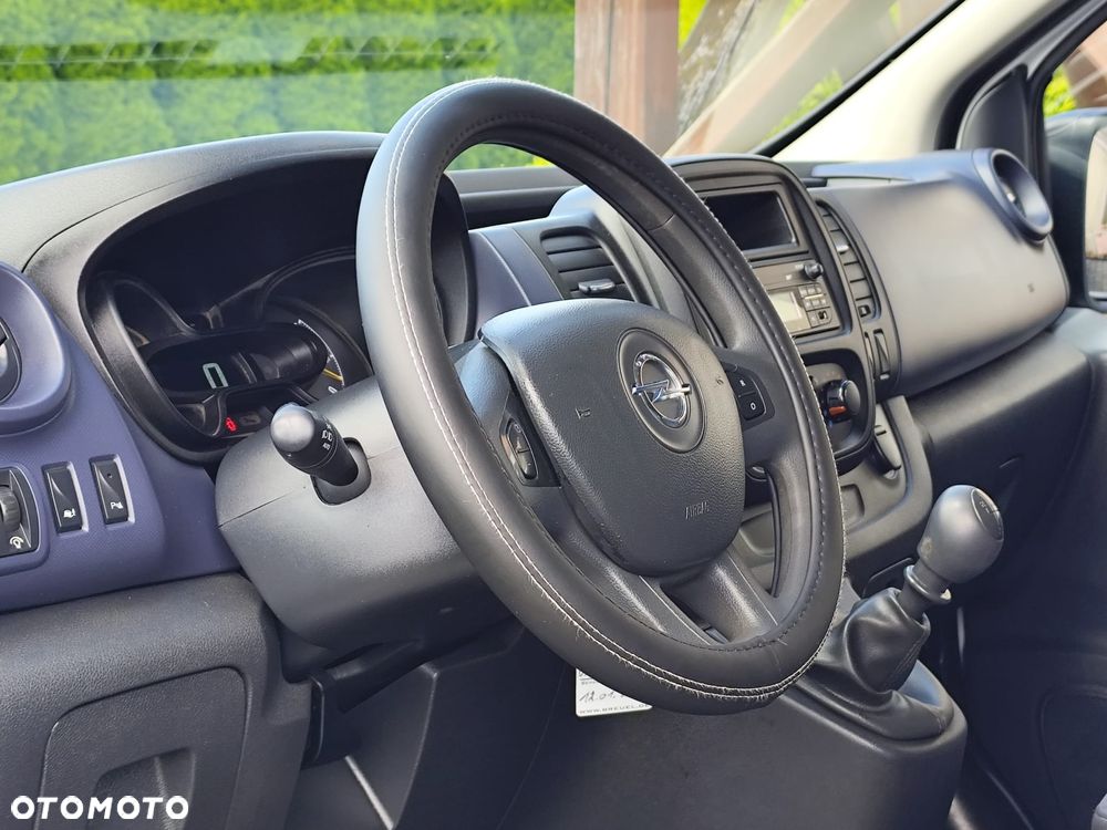 Opel Vivaro - 10