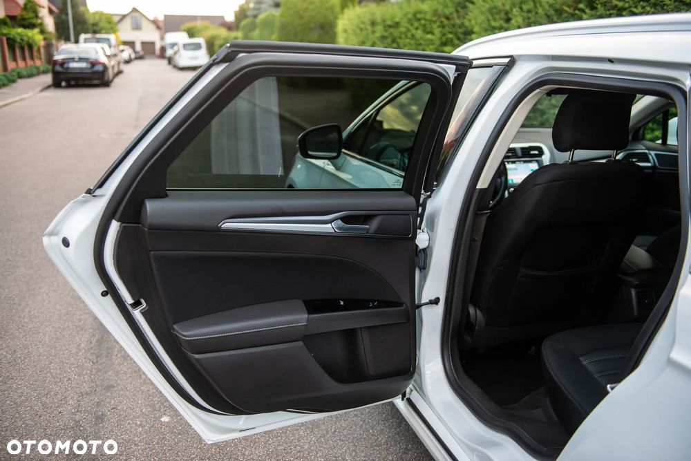 Ford Mondeo - 21