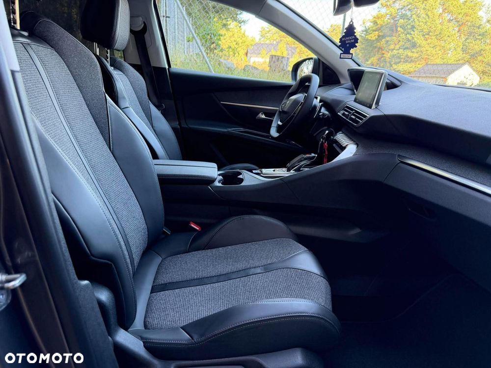 Peugeot 5008 1.6 BlueHDI Allure S&S EAT6 - 38