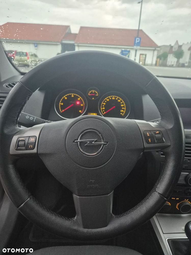 Opel Astra 1.9 CDTI DPF - 21