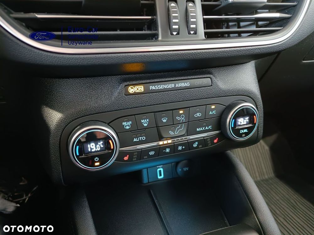 Ford Focus 1.5 EcoBlue STart-Stopp-System TITANIUM - 24