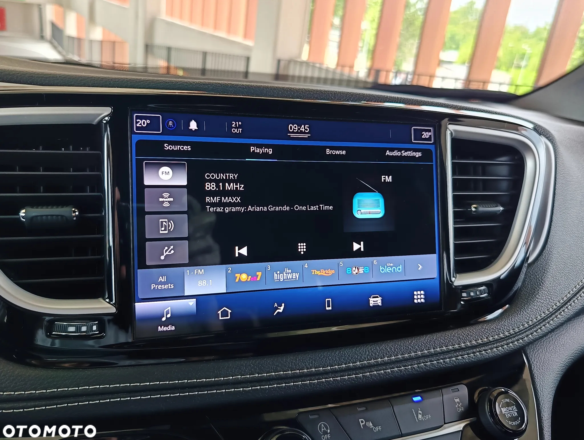 Chrysler Pacifica - 29