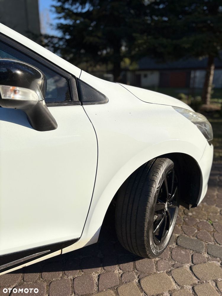 Renault Clio - 25