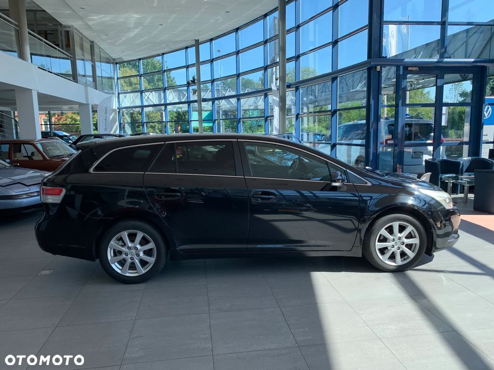Toyota Avensis - 5