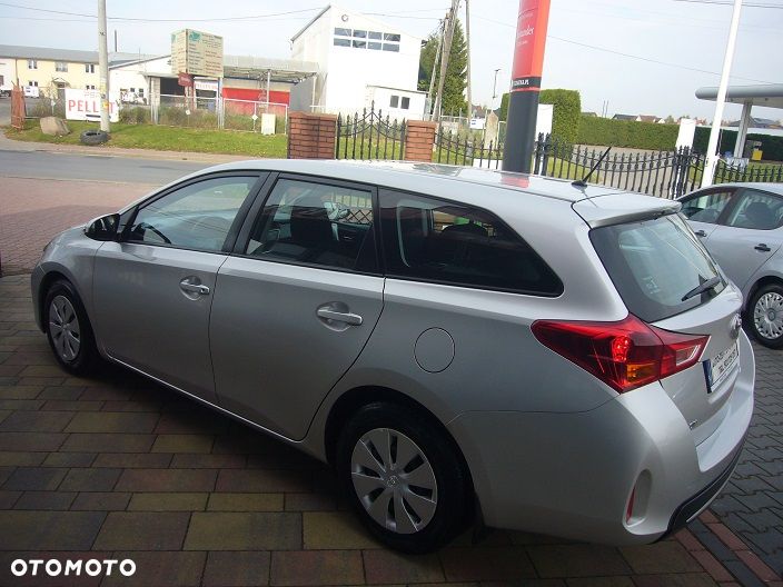 Toyota Auris 1.4 D-4D Active - 10