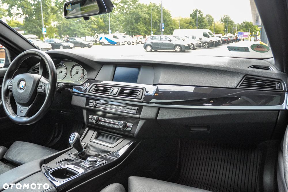 BMW Seria 5 520d Touring - 11