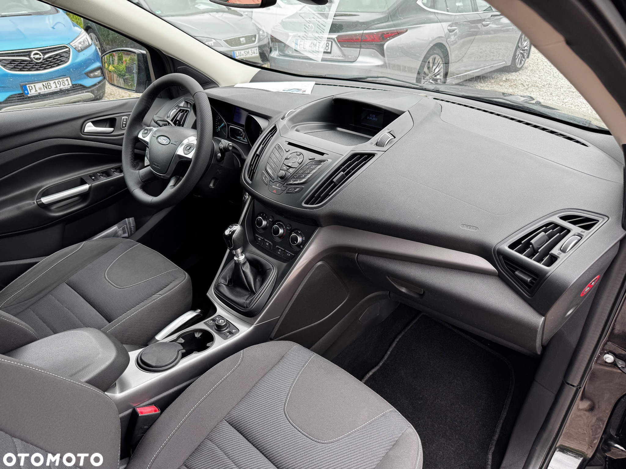 Ford Kuga 1.6 EcoBoost 2x4 Trend - 37