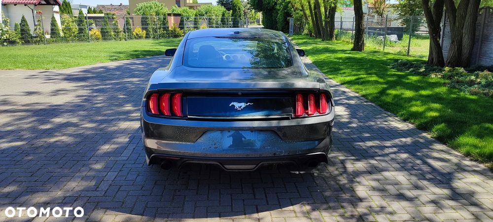 Ford Mustang - 6