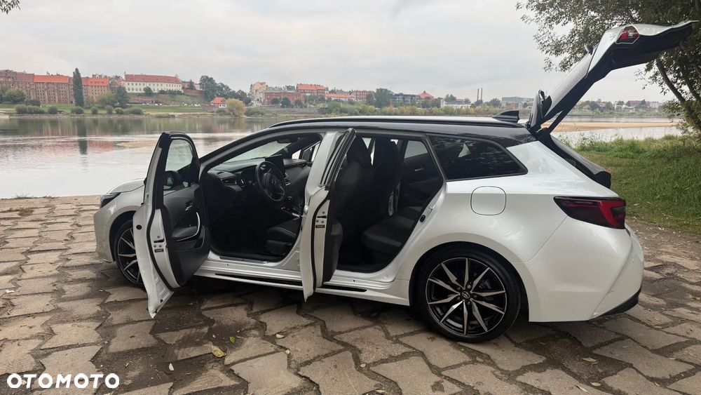 Toyota Corolla 2.0 Hybrid GR Sport - 23