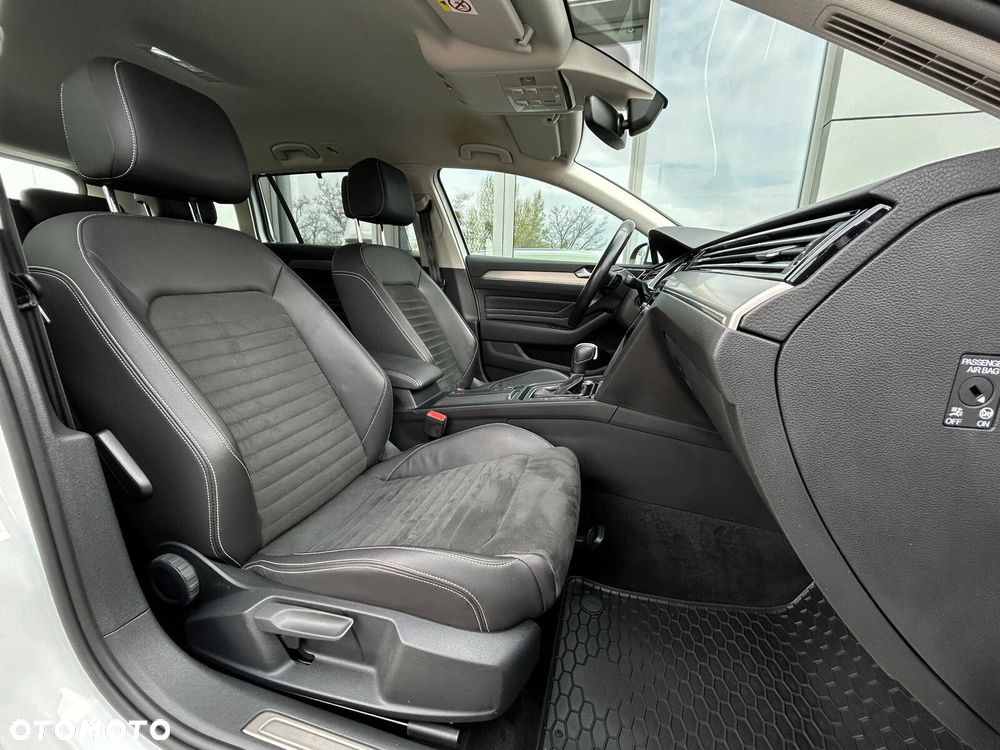 Volkswagen Passat Variant 2.0 TDI EVO Elegance DSG - 19