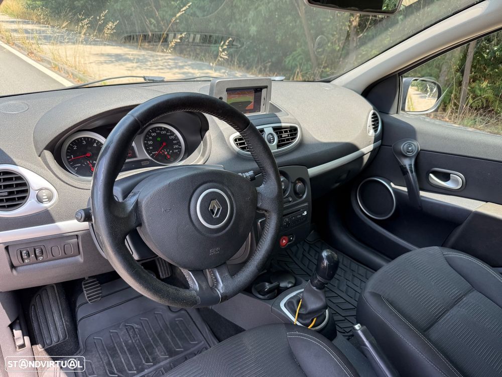 Renault Clio Sport Tourer - 10