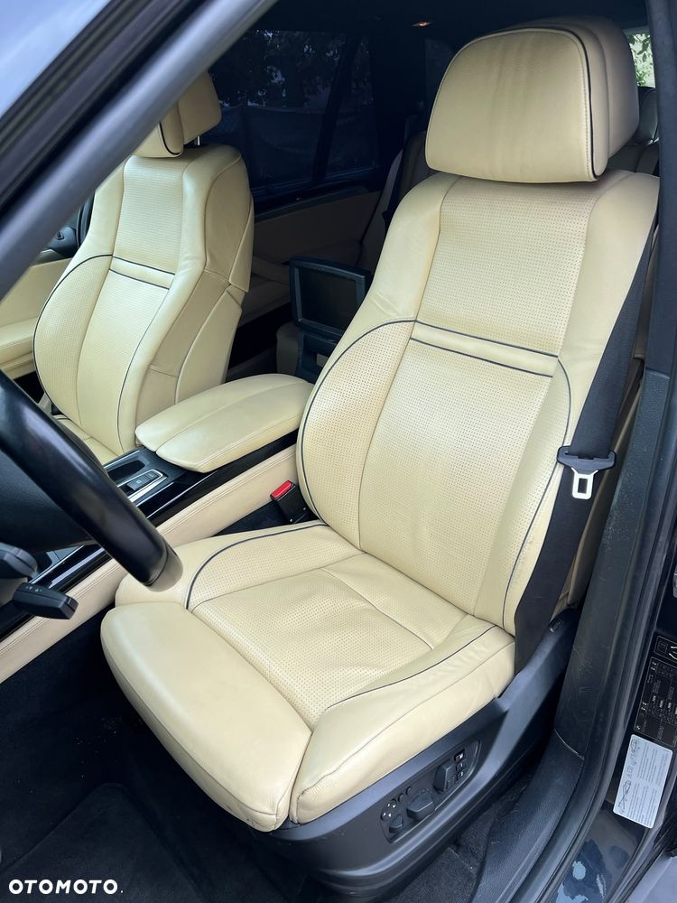 BMW X5 xDrive48i - 13
