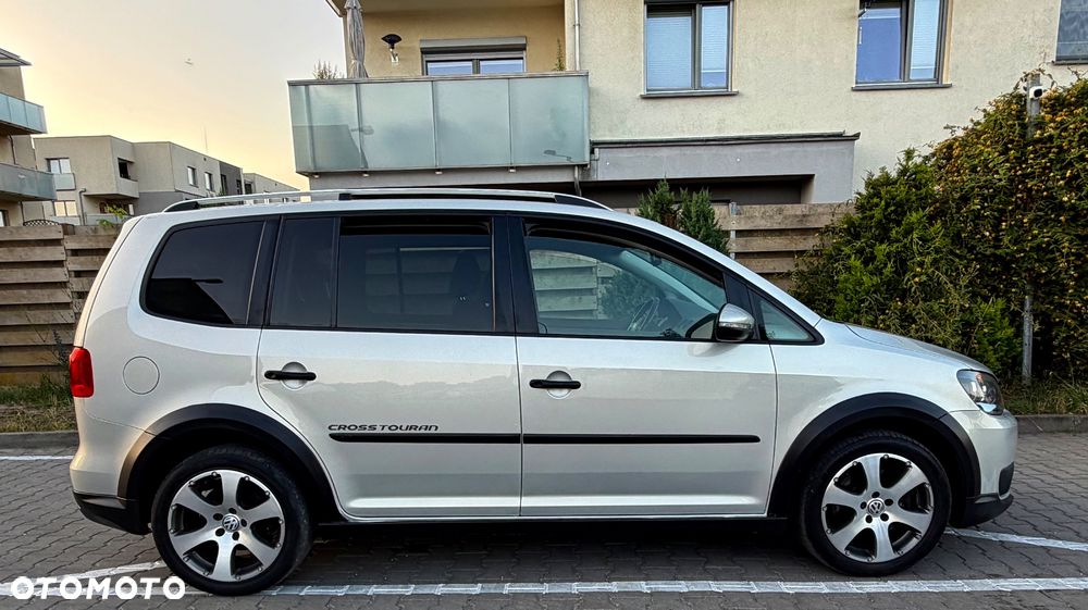 Volkswagen Touran - 15